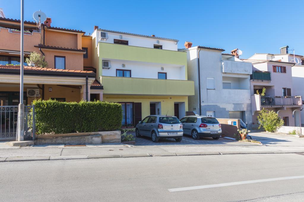 Apartment Milos *