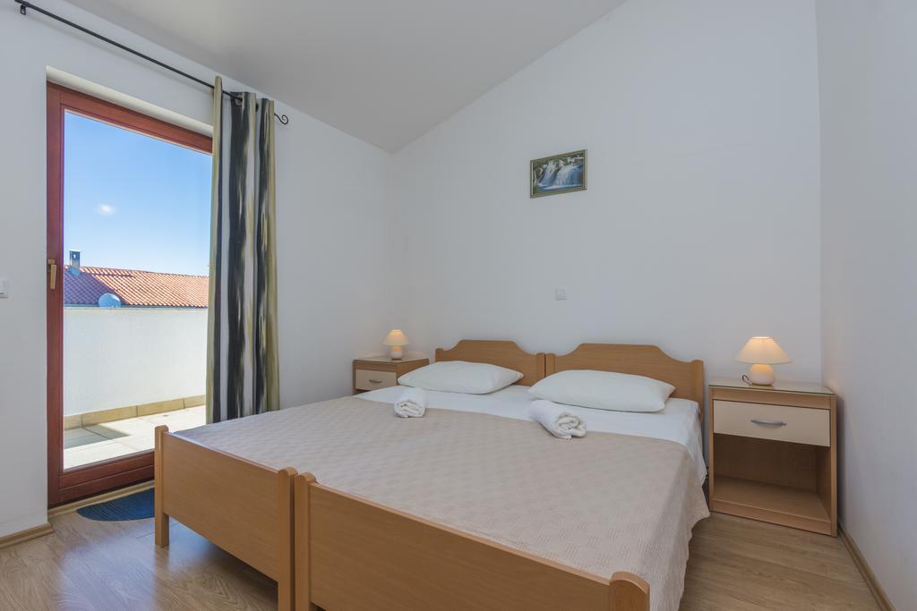 Milos Apartment